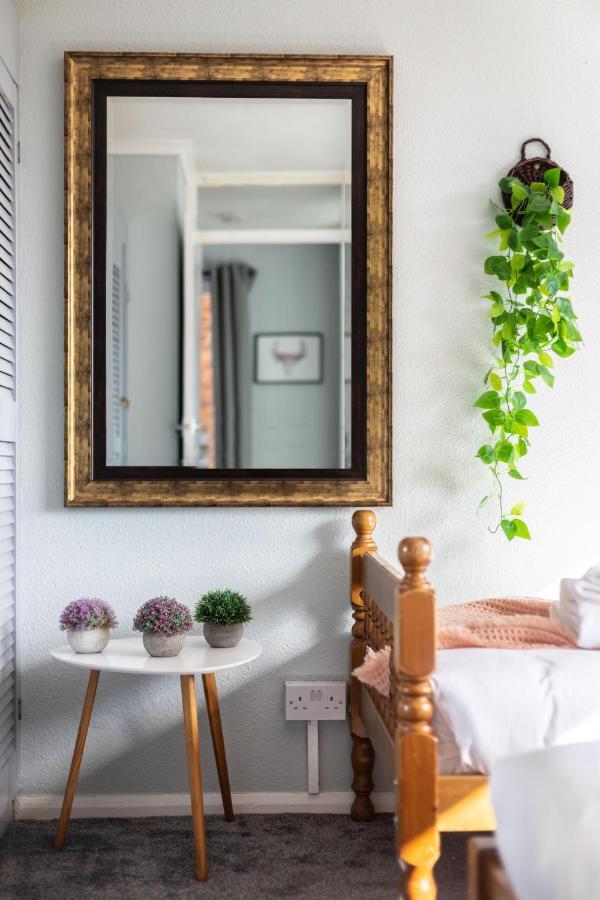 Perfect For Contractors - Canterbury - Free Parking - Ultra Wifi Exteriér fotografie
